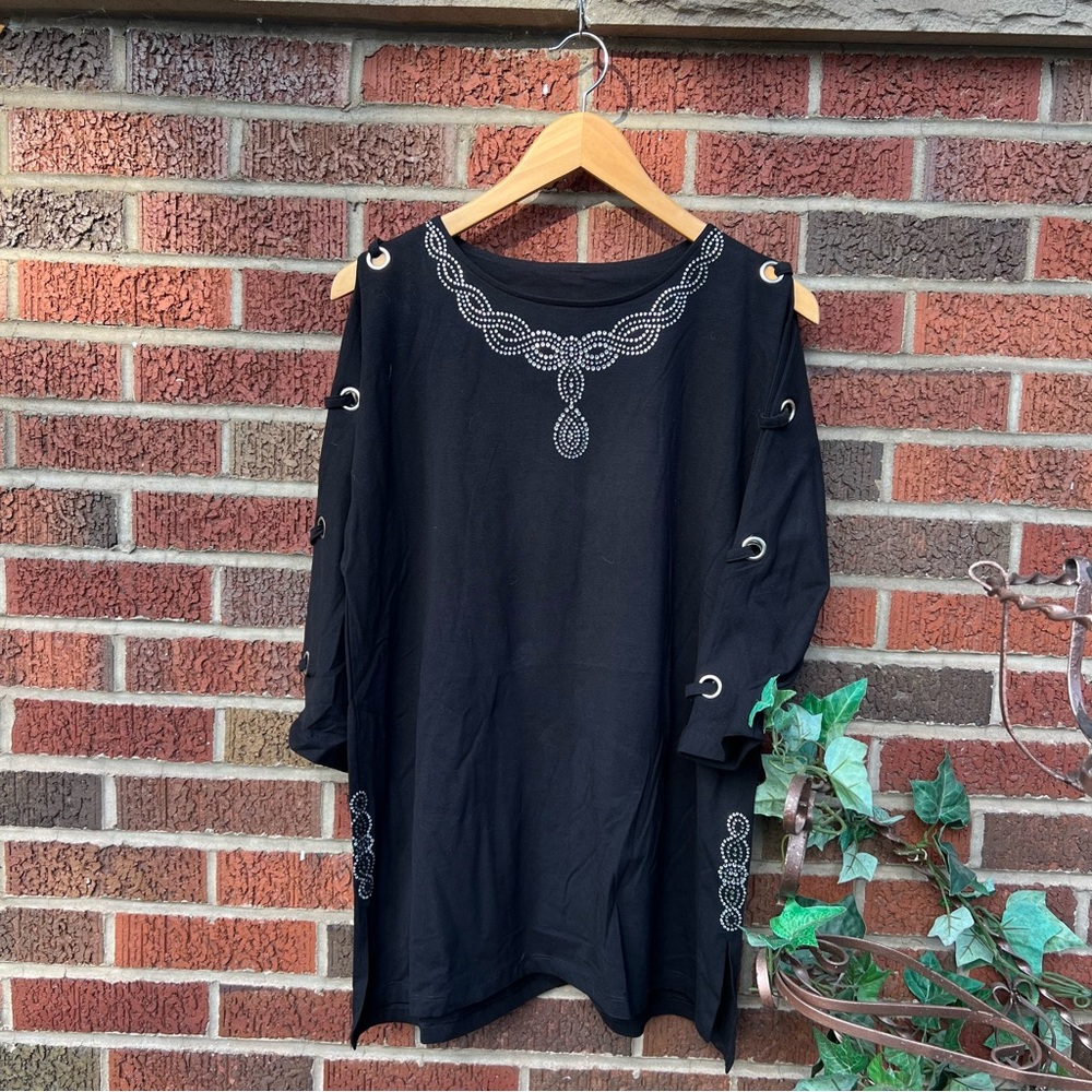 Disntinct Black and Silver Rhinestone 3/4. Sleeve Lace Up Sleeve Tunic Dress